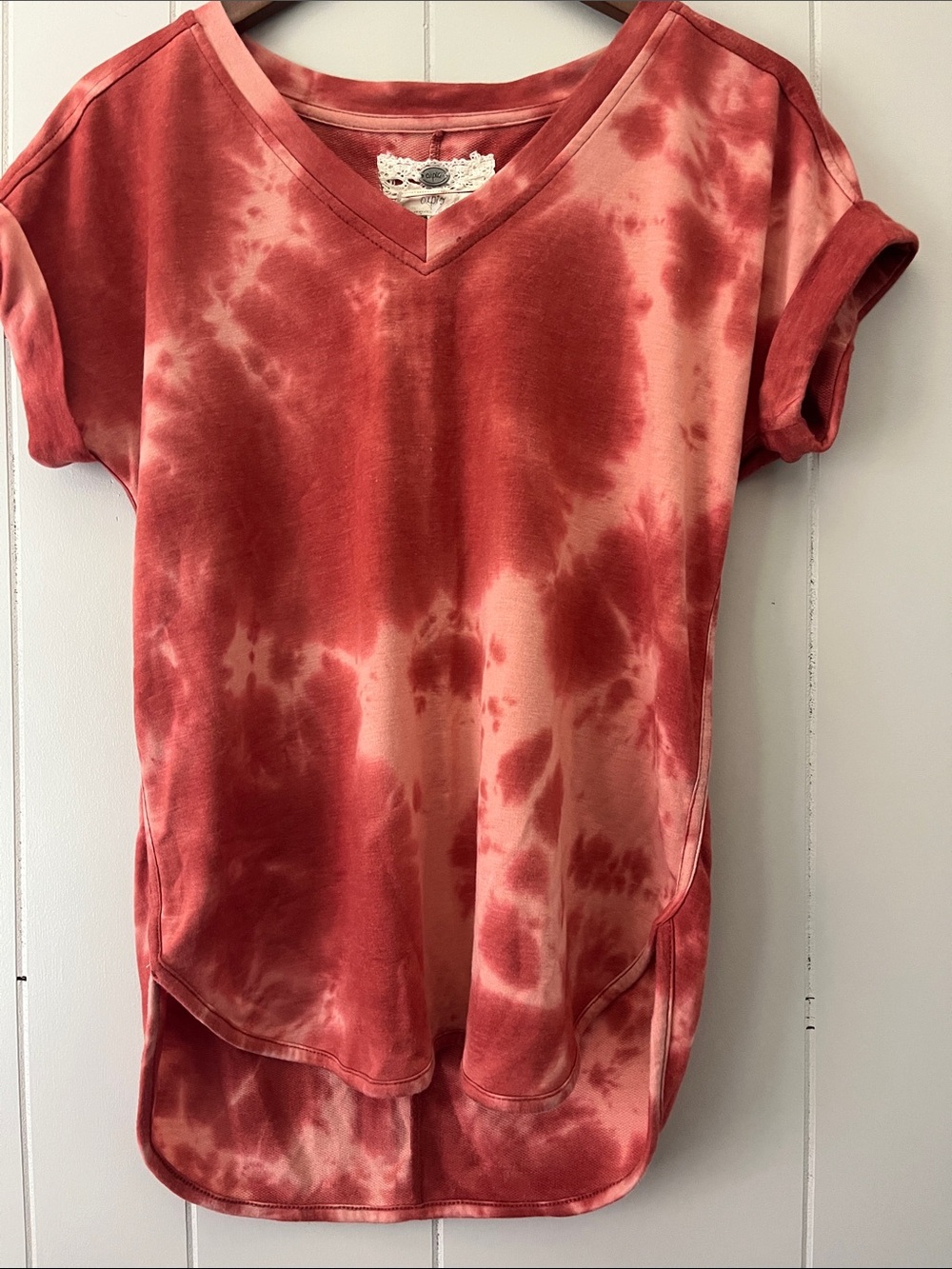 Cupio Red Tie-Dye V‑Neck Short Sleeve Top